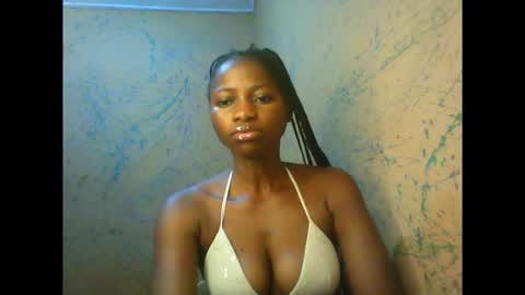 Snapshot of juicypiexx chatting on 09.30.25 juicypiexx online show from 09.30.25