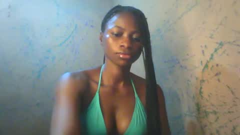 Snapshot of juicypiexx chatting on 10.06.25 juicypiexx online show from 10.06.25