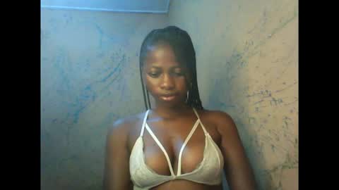 Snapshot of juicypiexx chatting on 10.13.25 juicypiexx online show from 10.13.25