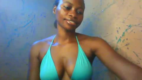 Snapshot of juicypiexx chatting on 10.20.25 juicypiexx online show from 10.20.25