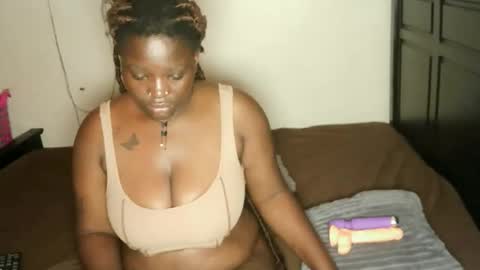 Snapshot of juicyslurrt chatting on 11.10.25 juicyslurrt online show from 11.10.25