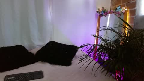 Jules and Gia online show from 01.06.25