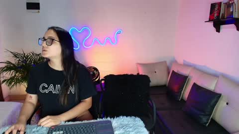 Jules and Gia online show from 01.30.25