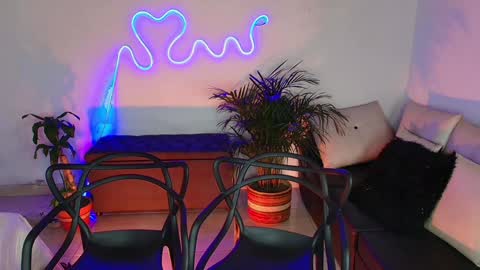 Jules and Gia online show from 02.02.25