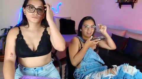 Jules and Gia online show from 02.21.25