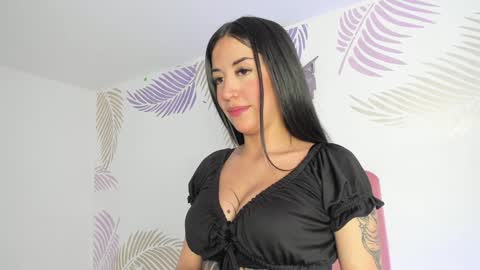 Snapshot of julescornett chatting on 12.21.24 Julees online show from 12.21.24