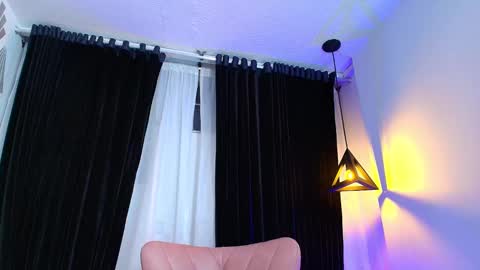 Snapshot of julescornett chatting on 02.06.25 Julees online show from 02.06.25