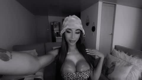 julessy online show from 03.05.25