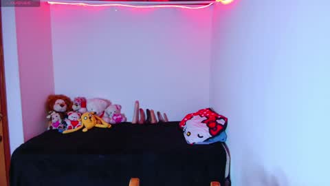 Juliana online show from 04.12.26