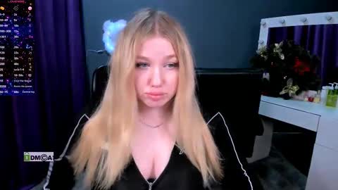 juli kisss online show from 02.13.25