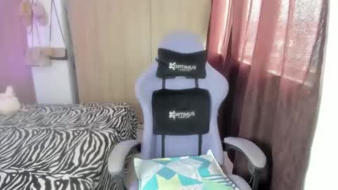 juli_santos_22 online show from 04.18.26