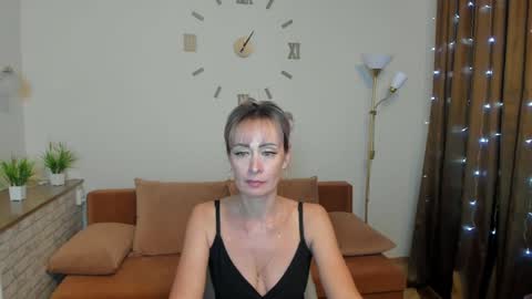 julia__cherry_ online show from 12.24.24