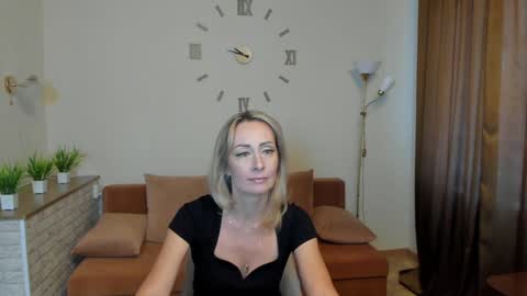 julia__cherry_ online show from 01.24.25