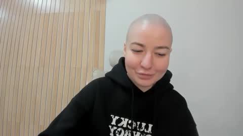 julia bright online show from 04.10.26