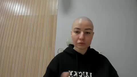 julia bright online show from 04.11.26