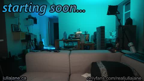 Julia Jane online show from 02.15.26