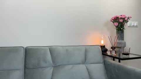 Julia R Le online show from 01.16.25