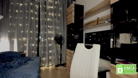 julia_t_mog online show from 09.13.25