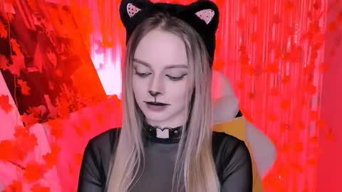 Snapshot of juliabrewwer chatting on 10.31.25 Julia online show from 10.31.25