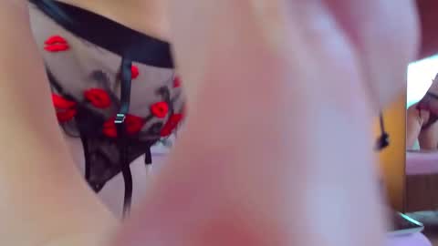 Snapshot of juliahaiee chatting on 11.09.25 juliahaiee online show from 11.09.25