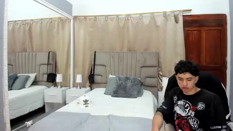 Snapshot of julian_billy chatting on 01.09.25 julian billy online show from 01.09.25