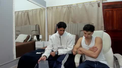 Snapshot of julian_billy chatting on 02.07.25 julian billy online show from 02.07.25