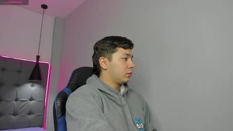 julian_smith21 online show from 03.04.26