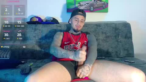 Julian independent model online show from 11.21.25