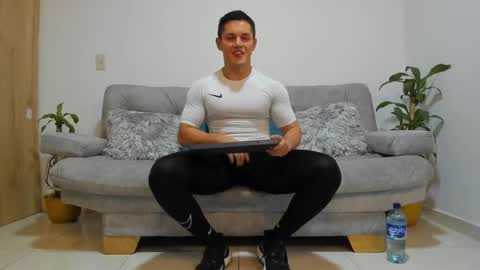 julian_wallace online show from 12.09.24