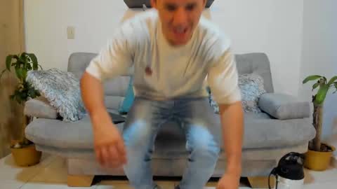 julian_wallace online show from 01.21.25