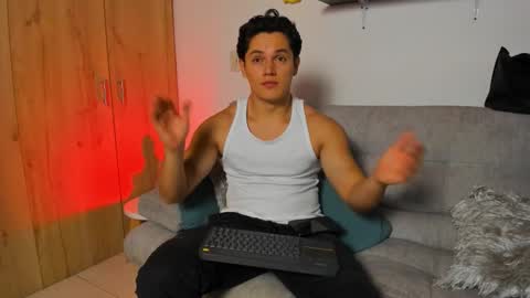 julian_wallace online show from 03.09.26