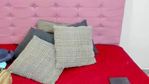 juliana12_ls online show from 11.04.25