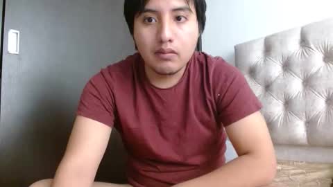Snapshot of julianalvarez95 chatting on 05.17.26 Julian online show from 05.17.26