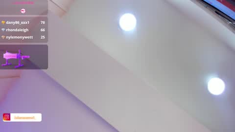 Snapshot of julianna_saenz chatting on 12.06.24 Juliana online show from 12.06.24