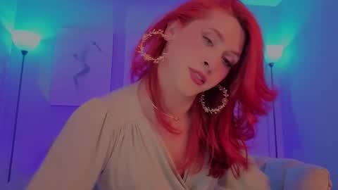 Snapshot of julianna_saenz chatting on 12.03.25 Juliana online show from 12.03.25