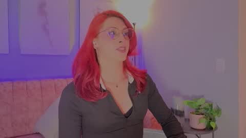 Snapshot of julianna_saenz chatting on 12.05.25 Juliana online show from 12.05.25