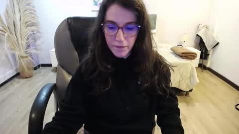 Julianne online show from 12.14.25