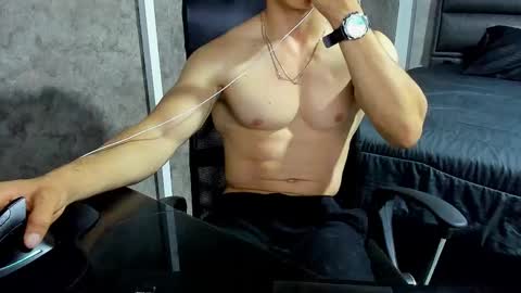 Julian online show from 10.10.25