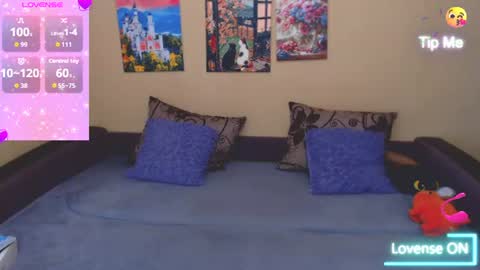 Snapshot of juliasane_ chatting on 06.22.26 Jul online show from 06.22.26