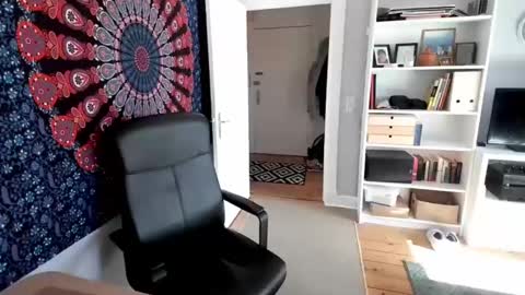 Snapshot of juliasometimes chatting on 02.27.25 juliasometimes online show from 02.27.25