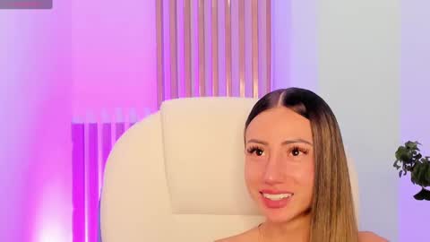Snapshot of juliasprouse_ chatting on 01.25.25 Julias online show from 01.25.25