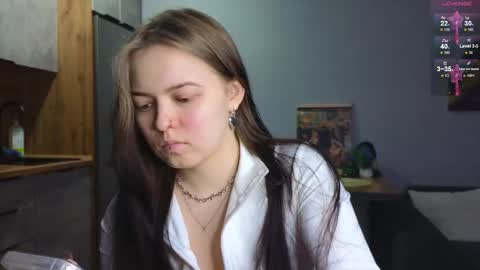 Snapshot of julidropp chatting on 01.22.25 julidropp online show from 01.22.25