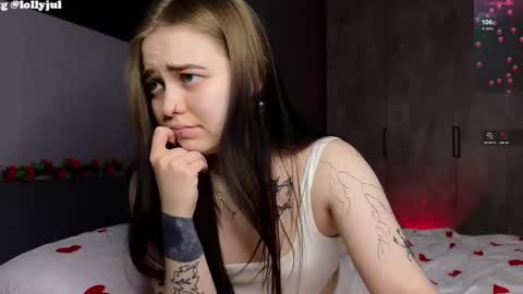 Snapshot of julidropp chatting on 02.17.25 julidropp online show from 02.17.25