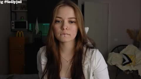 Snapshot of julidropp chatting on 10.26.25 julidropp online show from 10.26.25