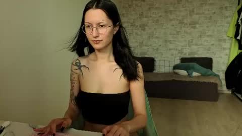 Snapshot of julie__rayls chatting on 06.25.26 see u next time 1700 UTC 0 3 online show from 06.25.26