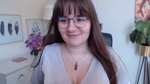 Snapshot of julie_extasy chatting on 09.12.25 Julie online show from 09.12.25