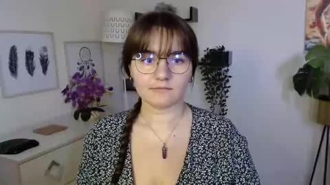 Snapshot of julie_extasy chatting on 09.19.25 Julie online show from 09.19.25