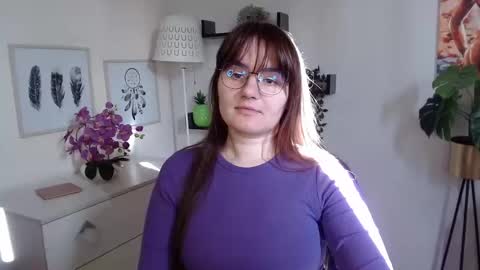 Snapshot of julie_extasy chatting on 10.10.25 Julie online show from 10.10.25