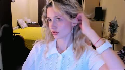 Julie online show from 11.25.25