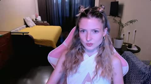 Julie online show from 08.06.26